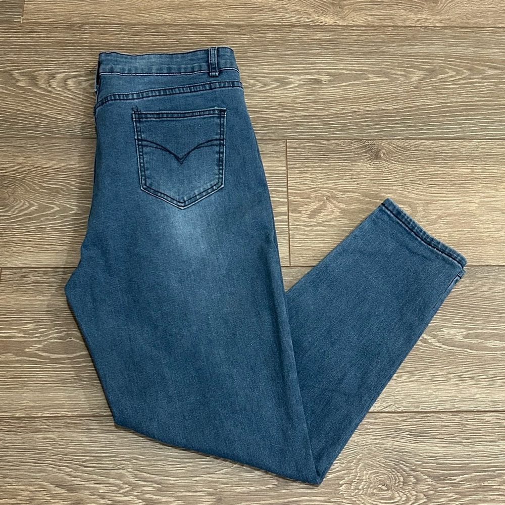 United Hearts Women’s Sz 16 High Rise Mom Jeans